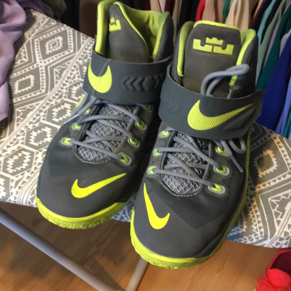 Sneakers, tennisshoes, tennis shoes, basketball